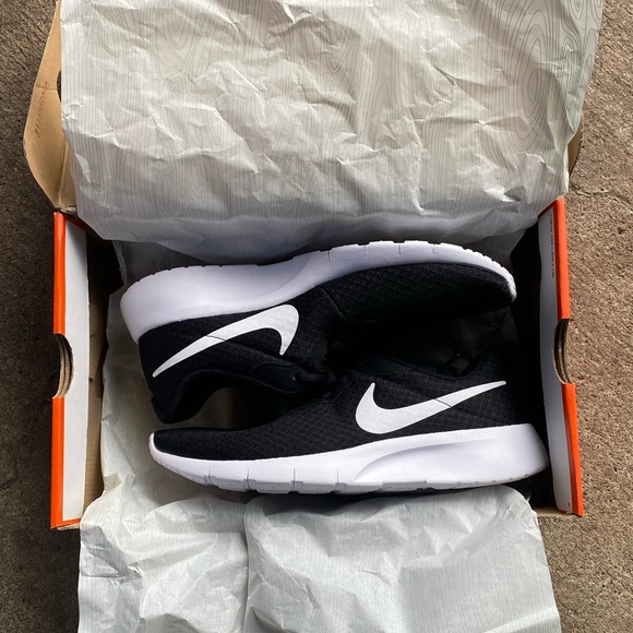 Nike Shoes Nike Vh2 Sneakers Poshmark